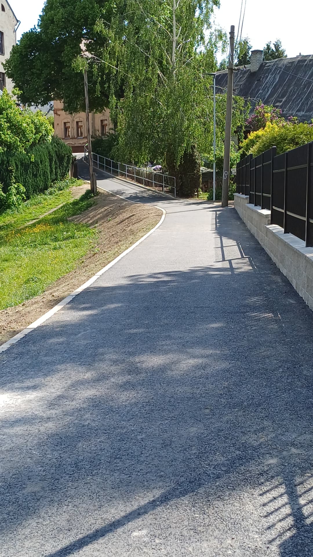 Cesta u zdravotního střediska